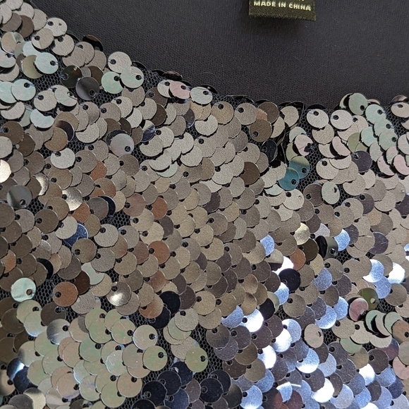 Forever 21 Deep Navy Sequined Short Sleeve Crop Top NWOT Size M - Picture 8 of 14